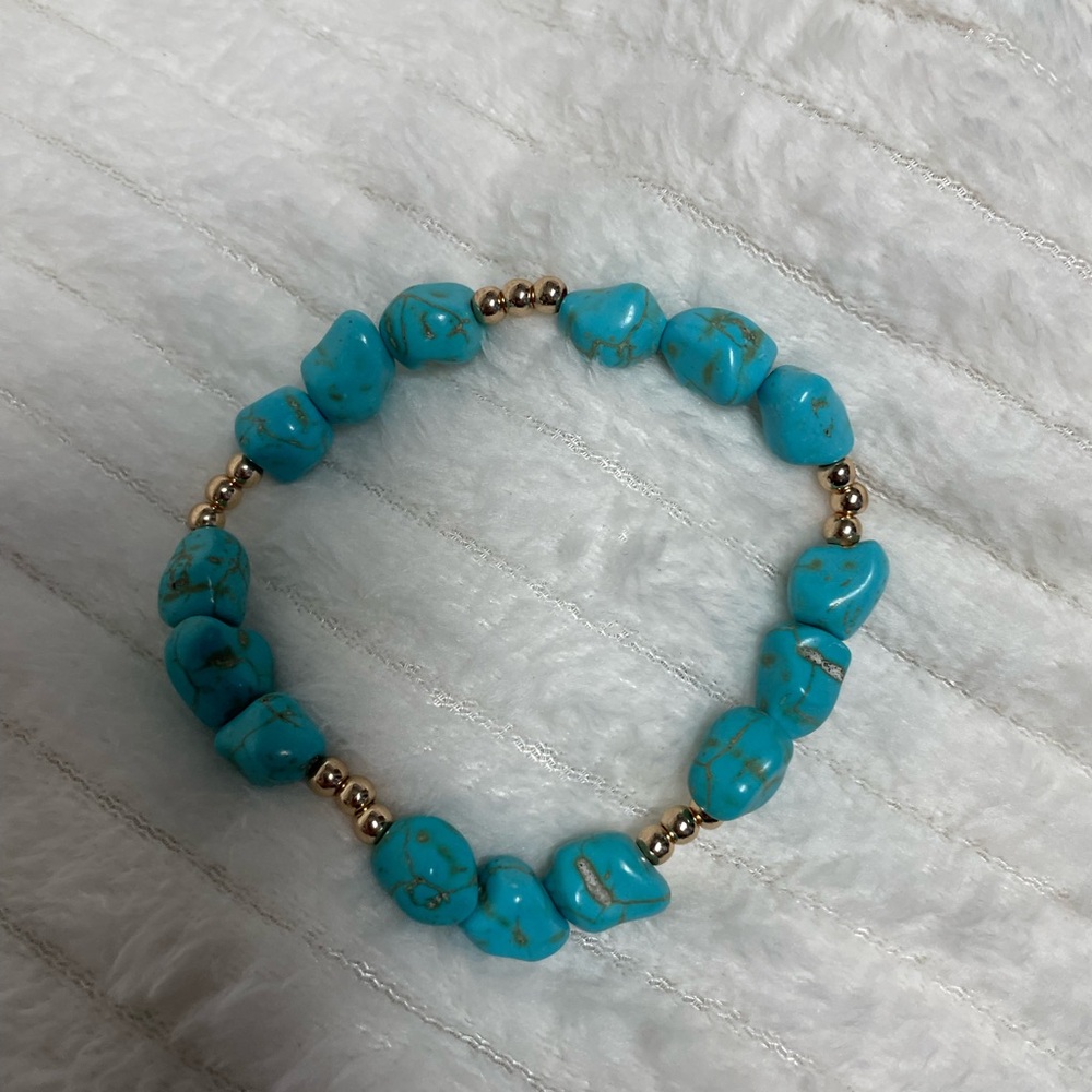 Turquoise and Gold Beaded Bracelet